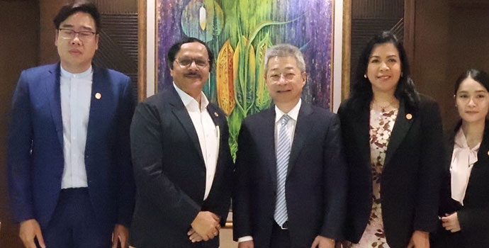 Mr. QIAN Wenhui, APRACA Chairman, and Chairman of Agricultural Development Bank of China (ADBC) visited Bangkok on 13 August 2024 to meet and discuss with the staff members of APRACA Secretariat.