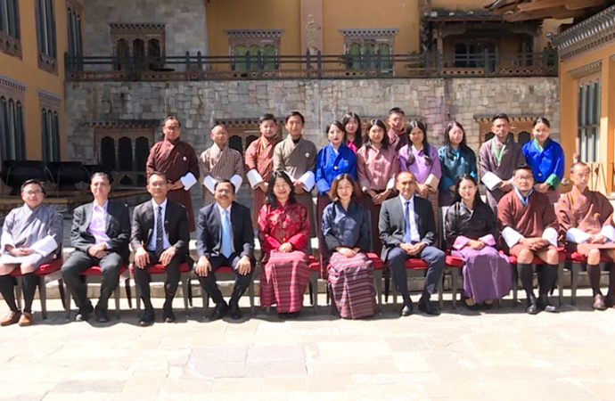 The FAO Regional Office for Asia and the Pacific in collaboration with the Asia-Pacific Rural and Agricultural Credit Association (APRACA) organized Bhutan Country Investment Roundtable on 30 September 2024 aimed to enhance rural financial services across Bhutan.